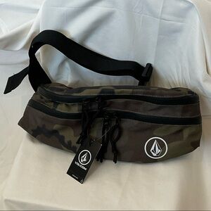 *NWOT* Volcom Camo Belt Bag